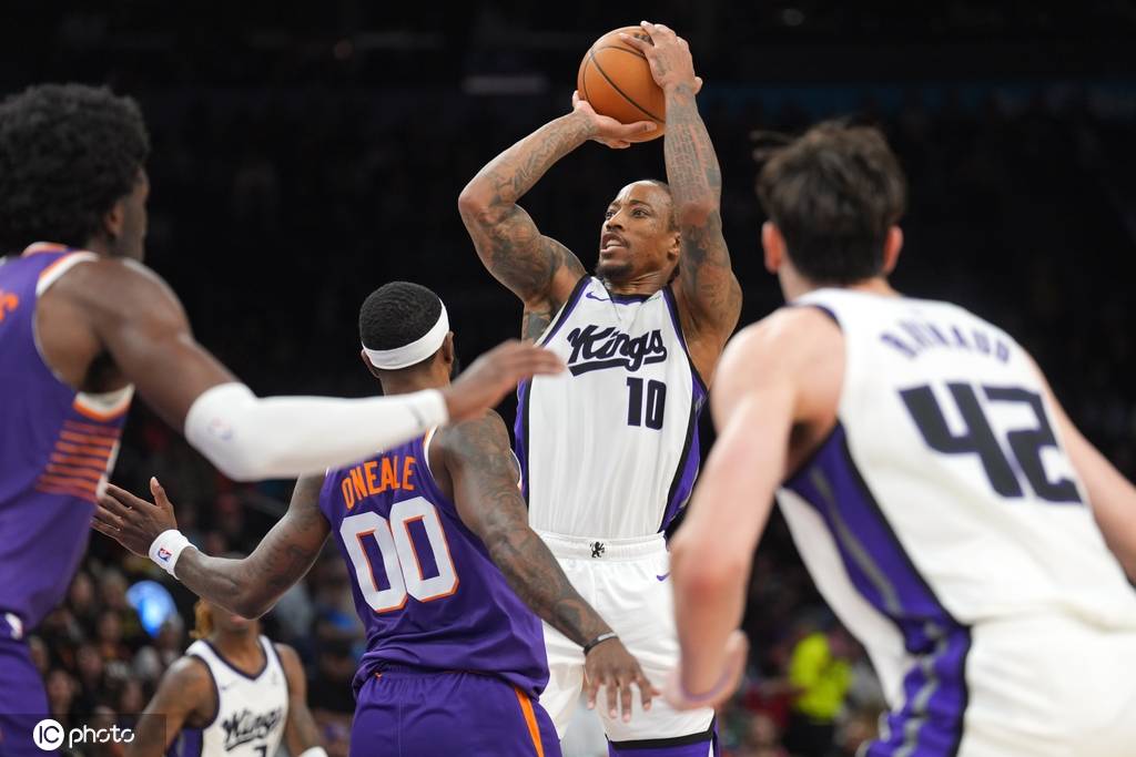 威少加冕控卫历史得分王 布克33分太阳送国王四连败